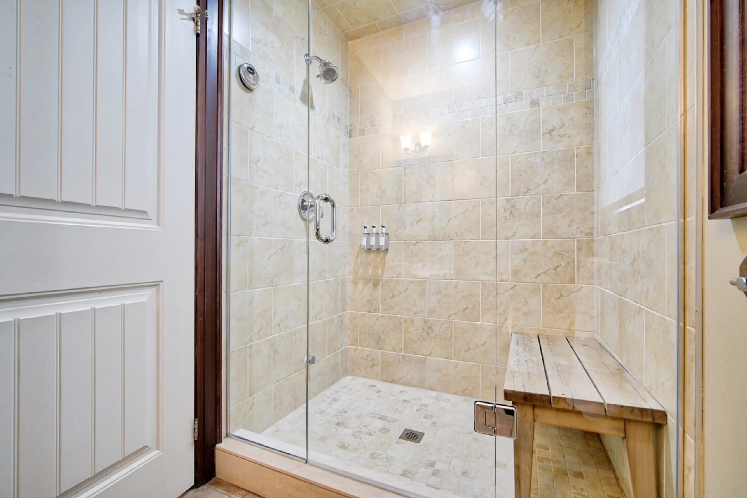 The Aqua Villa vacation rental photo 25 - Blue Mountain chalet