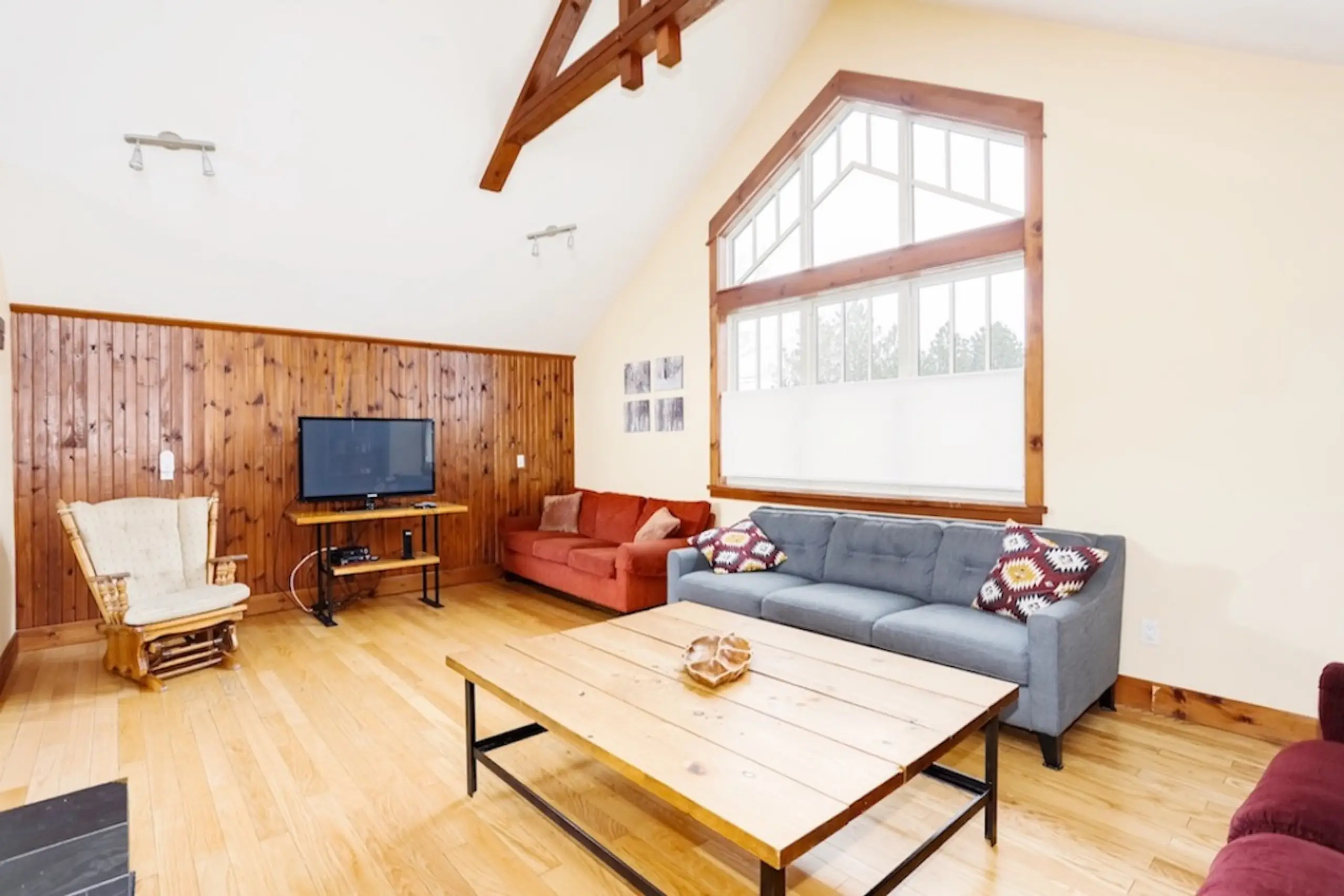 The Aurora vacation rental photo 15 - Blue Mountain chalet