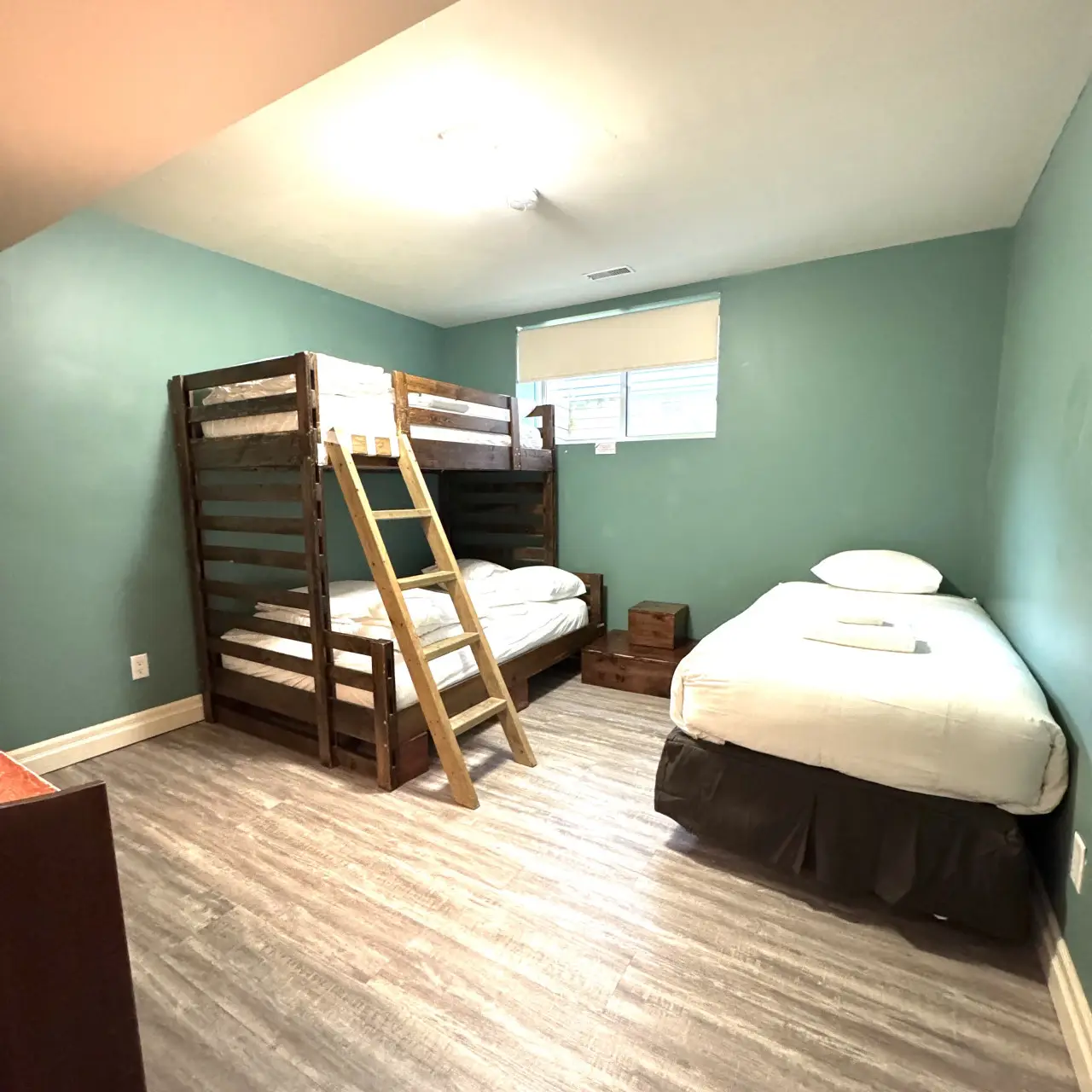 The Corona vacation rental photo 25 - Blue Mountain chalet