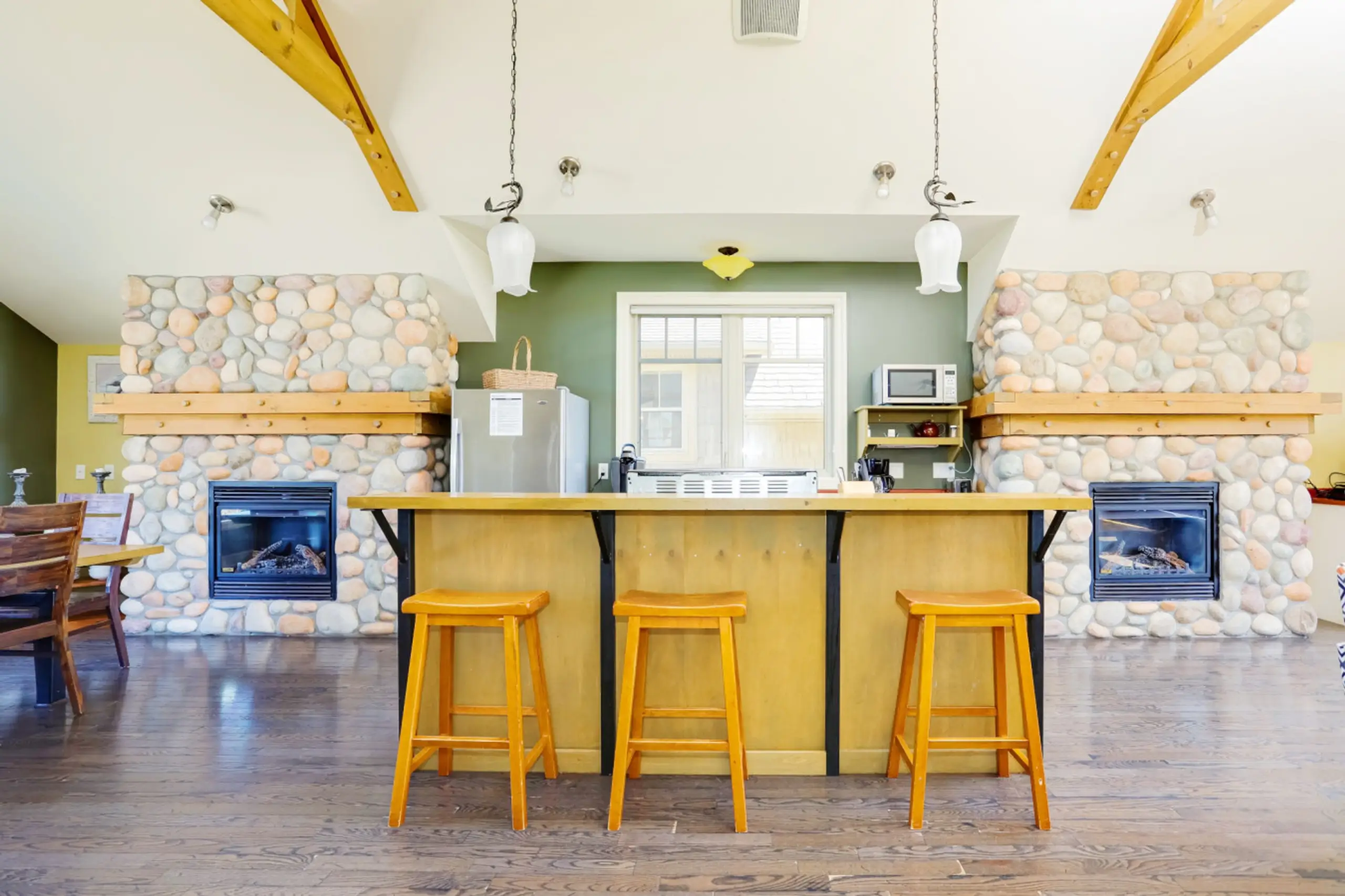 The Corona vacation rental photo 20 - Blue Mountain chalet