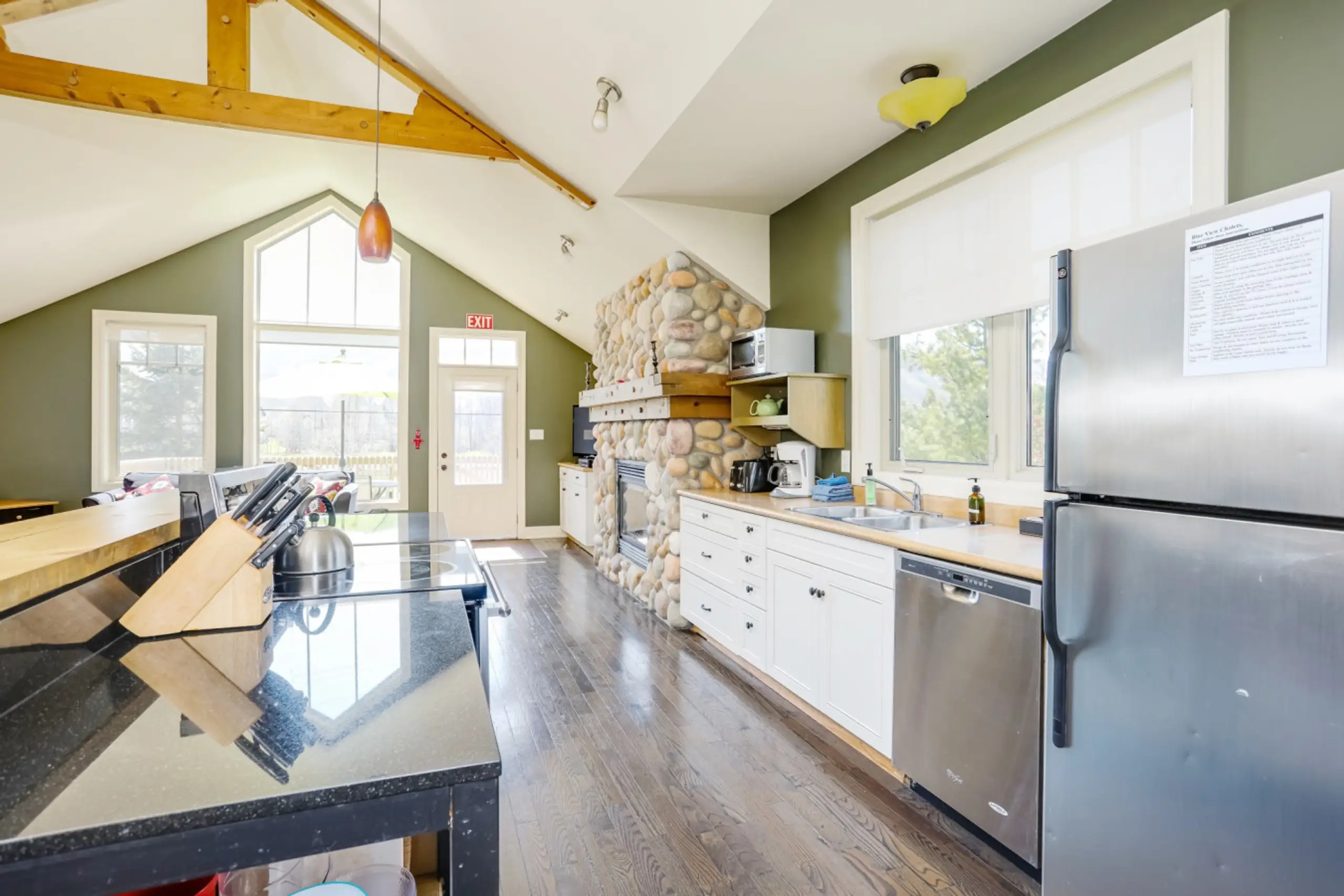 The Prima vacation rental photo 13 - Blue Mountain chalet