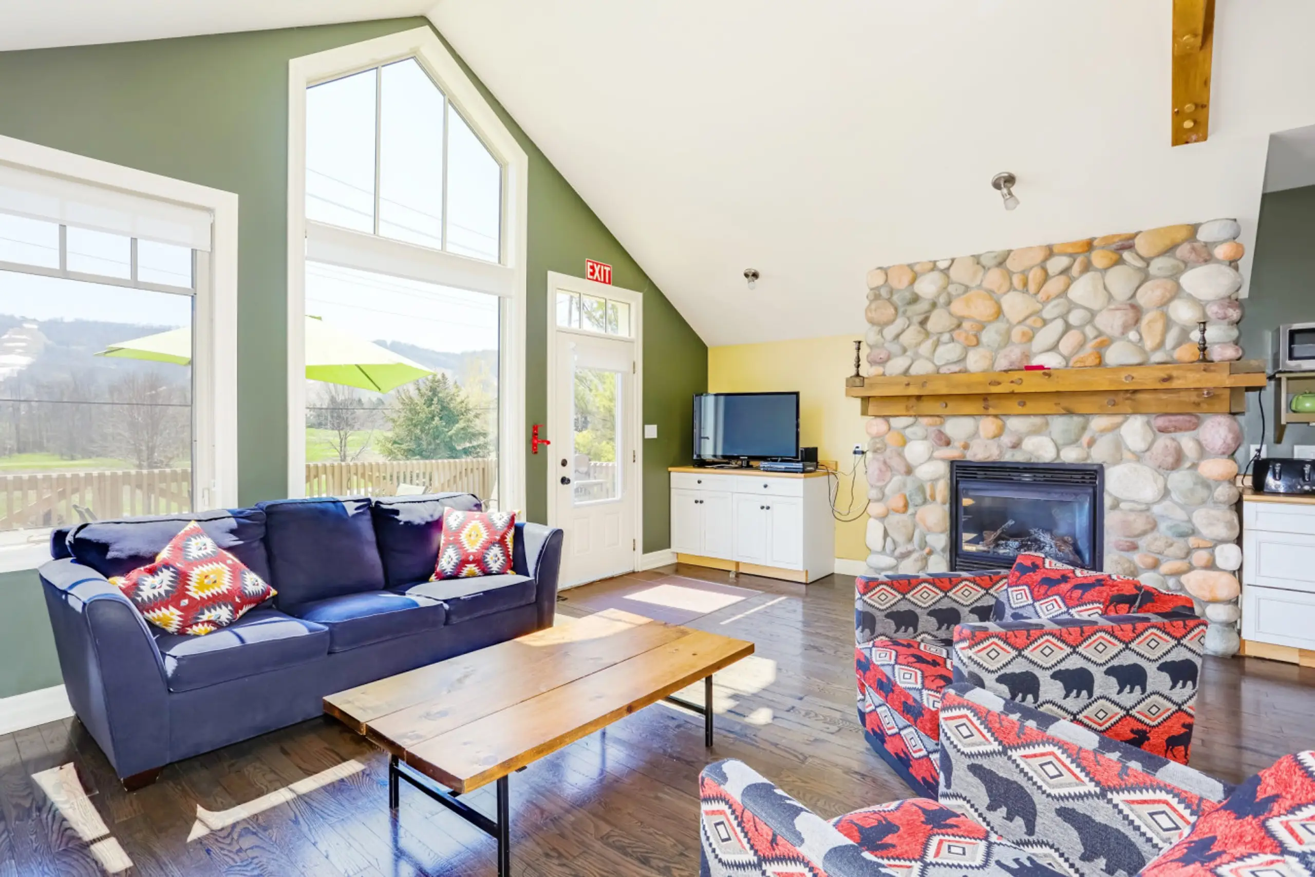 The Prima vacation rental photo 14 - Blue Mountain chalet