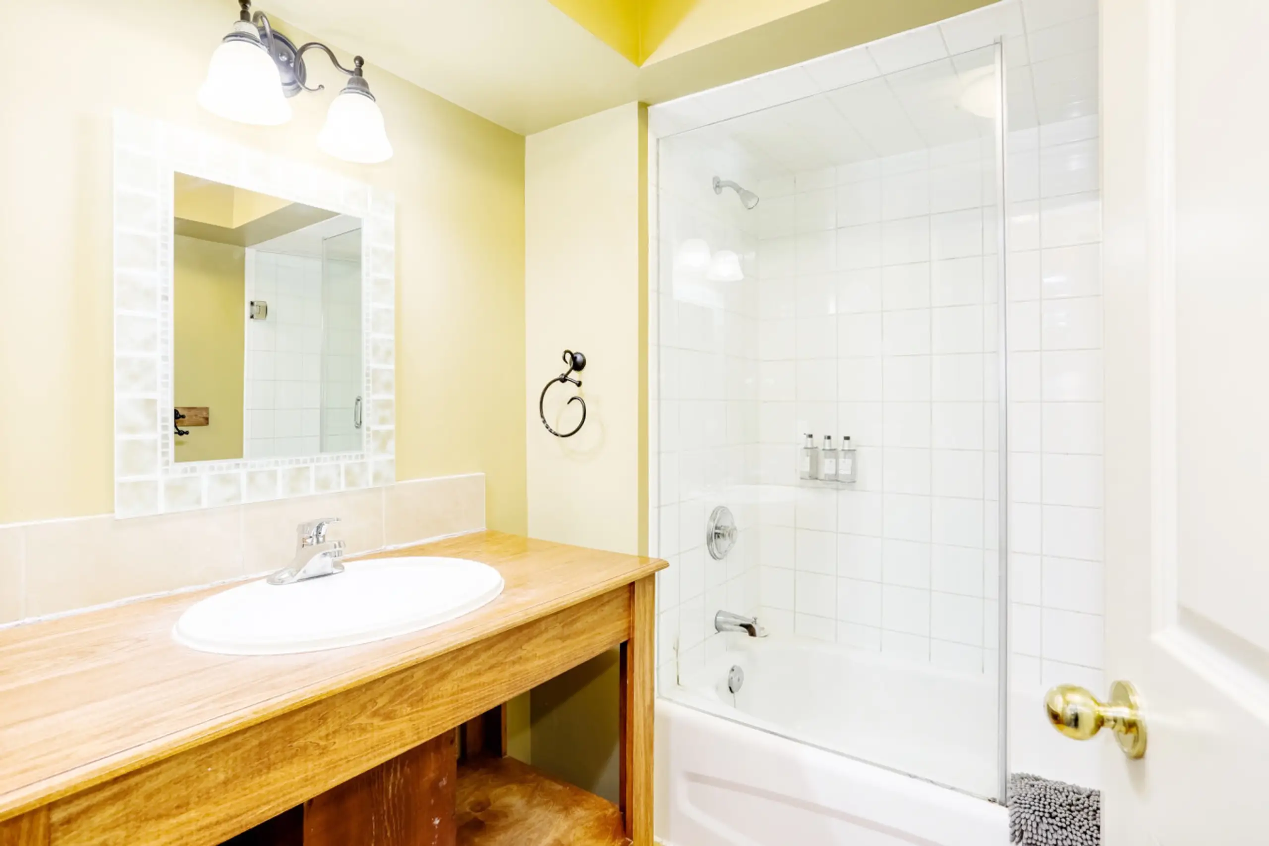 The Vega vacation rental photo 25 - Blue Mountain chalet